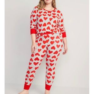Old Navy women’s 2 pcs pajamas set all over heart print grey/red small